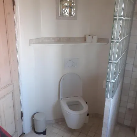 לינה וארוחת בוקר Belvedere סבנדבורג